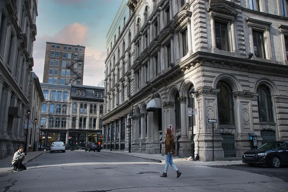 Bedford — roofing contractor