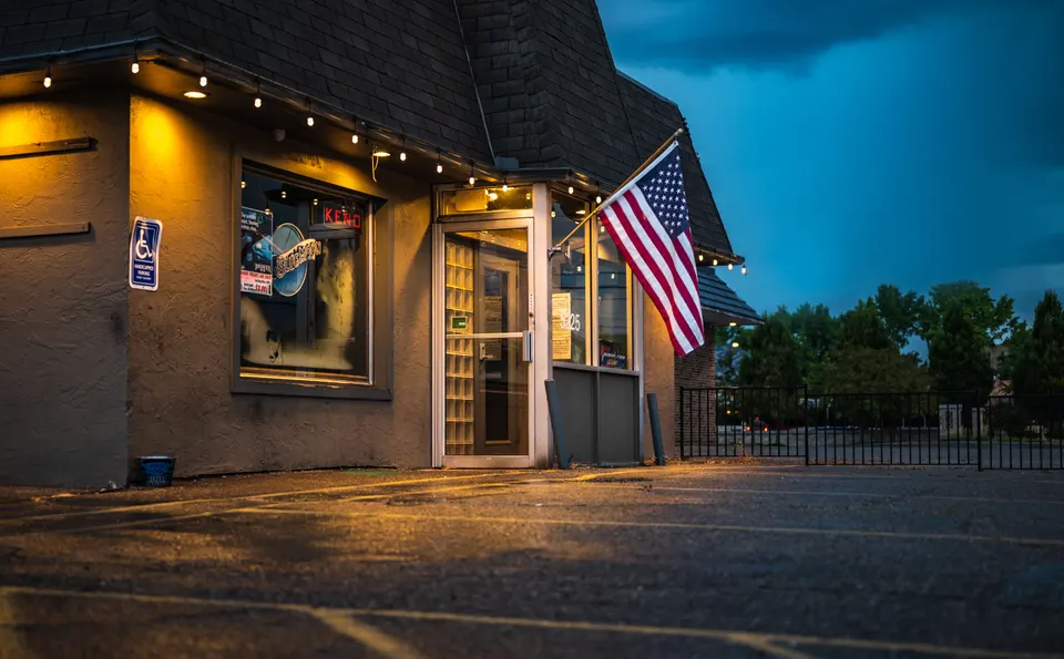 Everett — roofing contractor